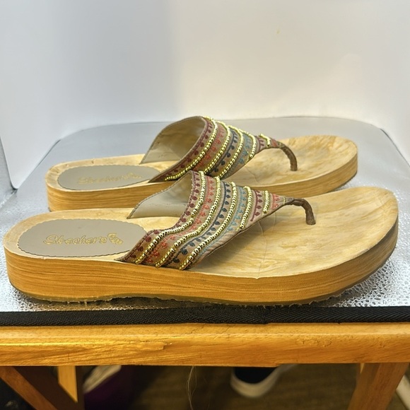 Sketchers sandals, size 10. They are gorgeous with gold beading. Excellent.Cond - Picture 2 of 7